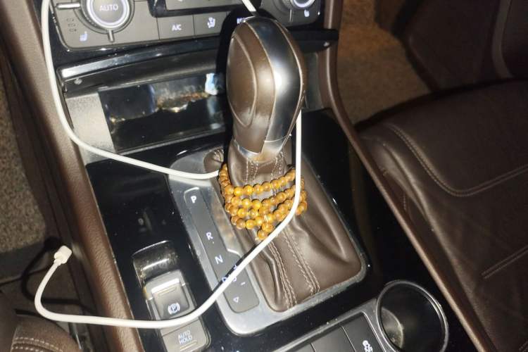 Used Volkswagen Touareg 2016 3.0 TSI Ignis Edition Gear Lever