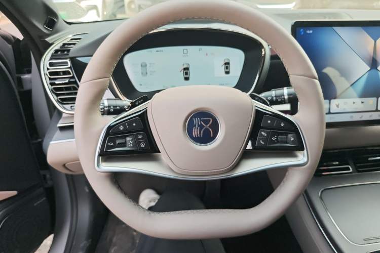 Used BYD Han 2025 DM-i Intelligent Driving Edition 125KM LiDAR Flagship Model Steering Wheel