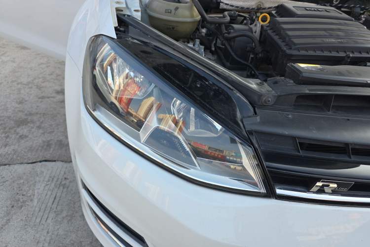 Used Volkswagen Golf 2016 1.6L Automatic Fashion Model
