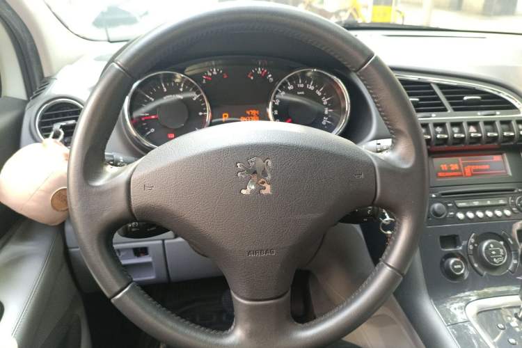 Used Peugeot 3008 2011 1.6T Luxury Model Steering Wheel
