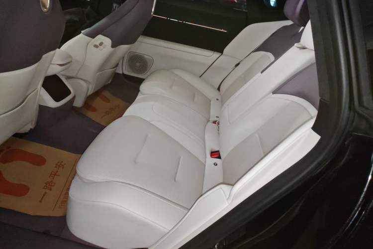 Used Avatr 12 2025 Ultra Extended-Range Edition Left Rear Seat