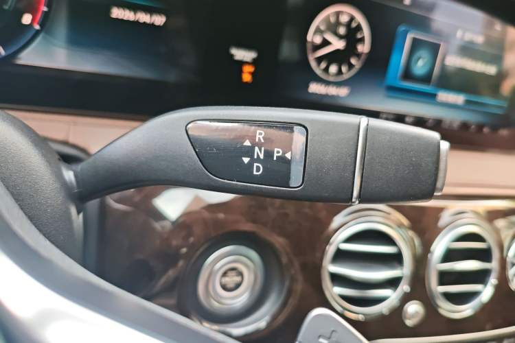 Used Mercedes-Benz Maybach S-Class 2018 S 450 4MATIC Gear Lever