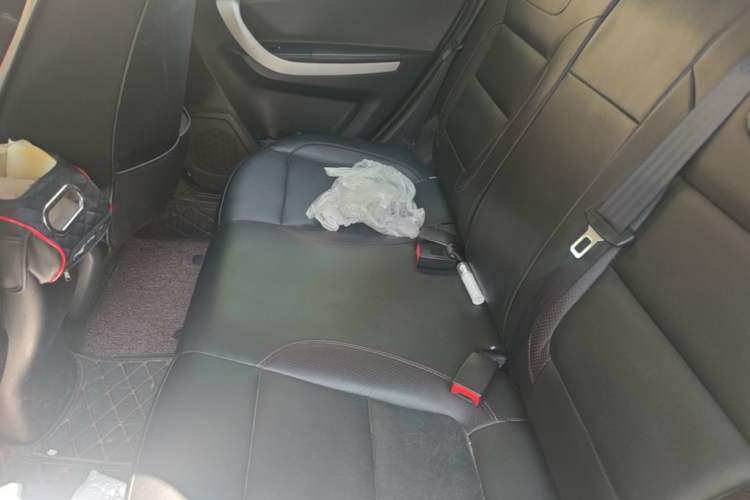 Used CHANGAN CS35 2015 1.6L Manual Luxury Model China IV Standard
