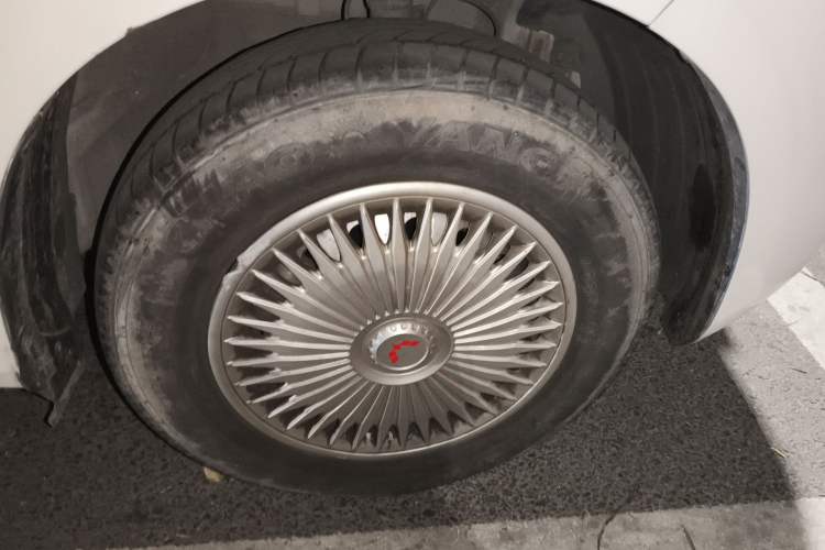 Used Wuling Hongguang V 2019 1.5L Base Version China VI LAR Right Front Wheel Hub