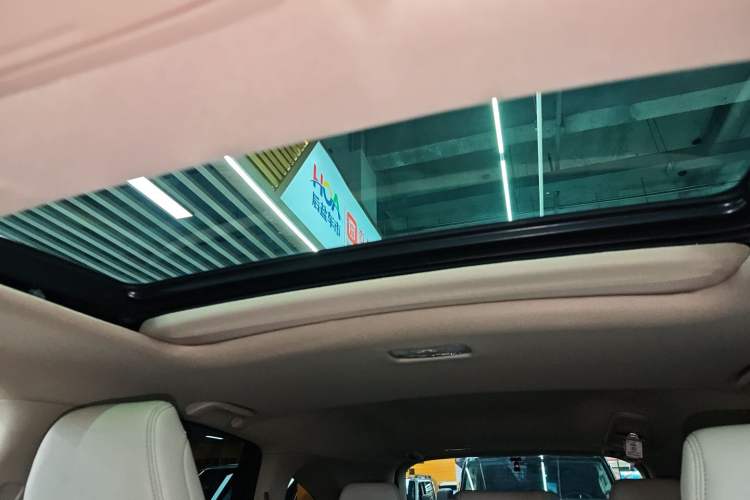 Used Honda CR-V 2015 2.4L two-wheel drive luxury version
