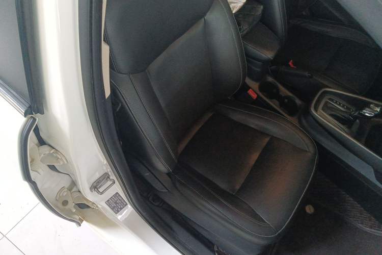 Used Ford Escort 2015 1.5L Automatic Fashion Model Right Front Seat