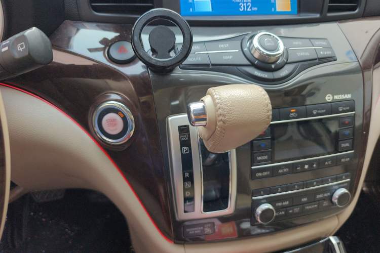 Used Nissan Quest 2015 3.5L SL
