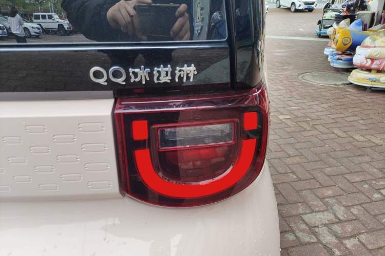 Used Chery QQ Ice Cream 2022 170km Sundae Phosphate Lithium-Ion Right Rear Taillight