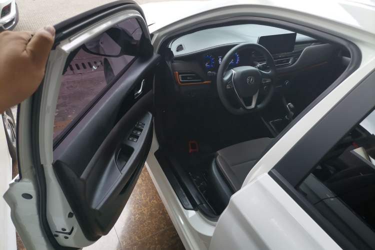 Used Changan Eado DT 2019 1.6L Manual Comfort Model China VI Standard