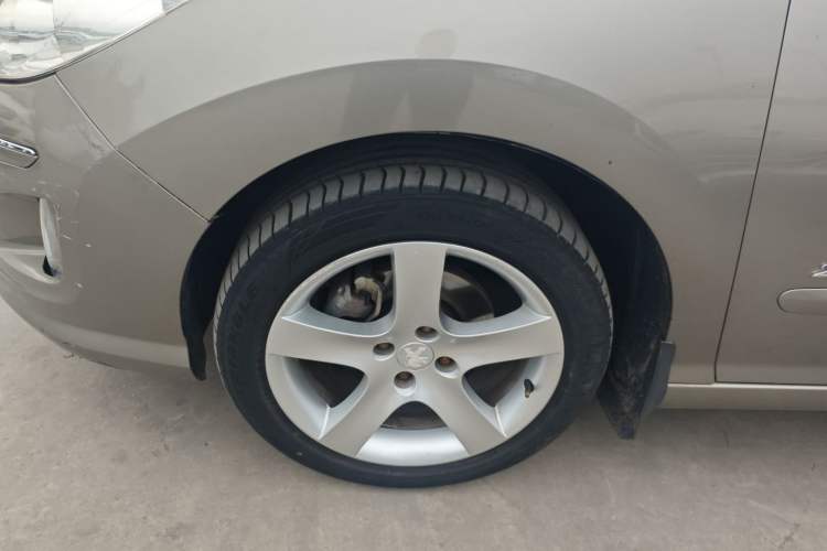 Used Peugeot 408 2013 2.0L Automatic Comfort Edition
