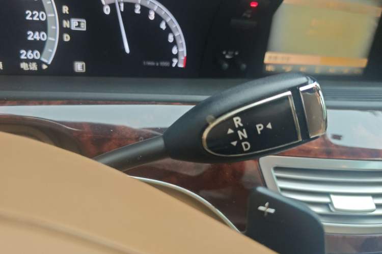 Used Mercedes-Benz S-Class 2010 S 300 L Luxury Model
