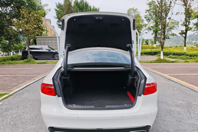 Used Jaguar XFL 2019 XFL 2.0T 200PS Two-Wheel-Drive Luxury Edition
