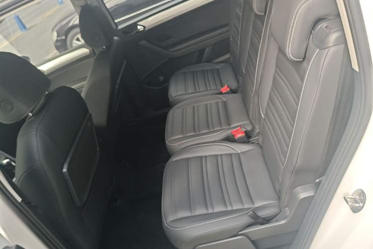 Used Volkswagen Touran 2021 Volkswagen Touran L 280TSI DSG Style Edition 7 Seats
