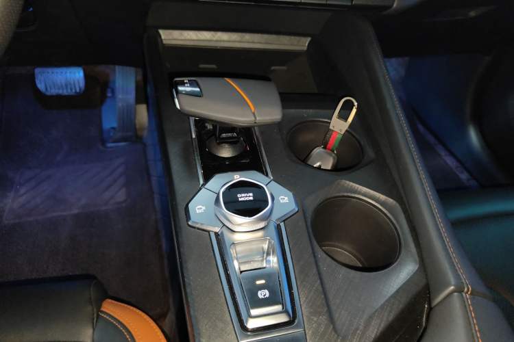 Used Changan UNI-V 2024 1.5T High-Energy Version
