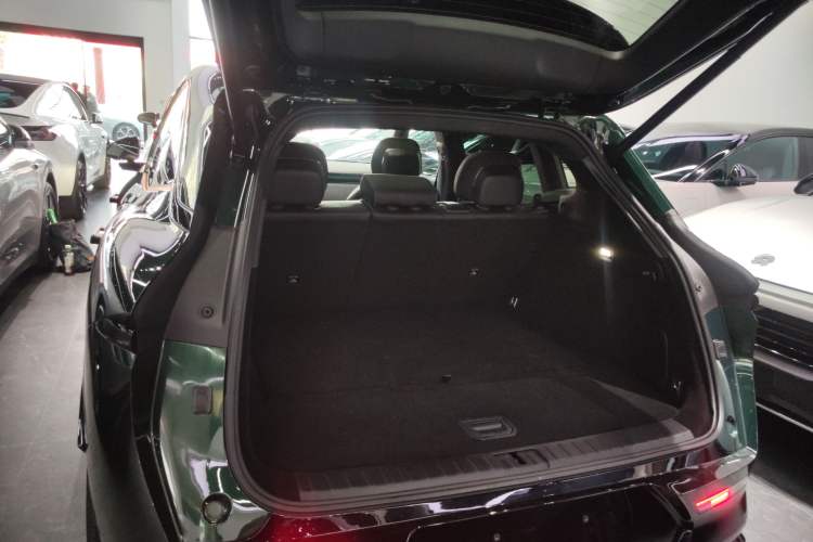 Used Zeekr 7X 2025 100 kWh Long-Range Rear-Wheel Drive with Intelligent Driving Features