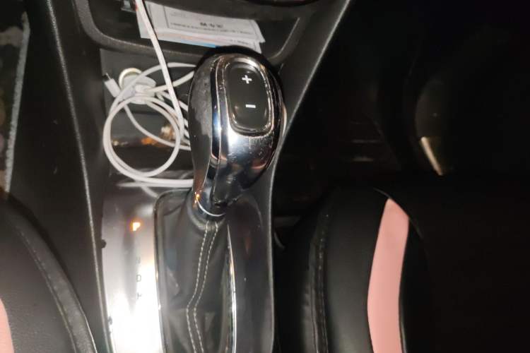 Used Buick Encore 2014 1.4T Automatic Two-Wheel Drive Urban Elite Model Gear Lever