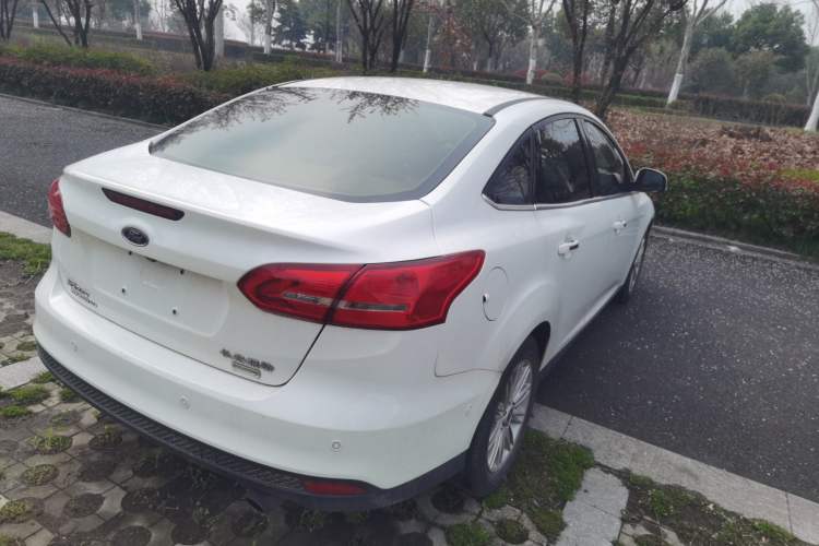 Used Ford Focus 2015 Sedan EcoBoost 180 Automatic Flagship Model
