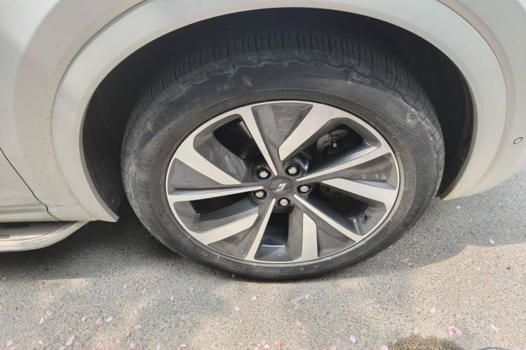 Used Li Auto ONE 2021 Extended-Range 6-Seater Version Exterior 4