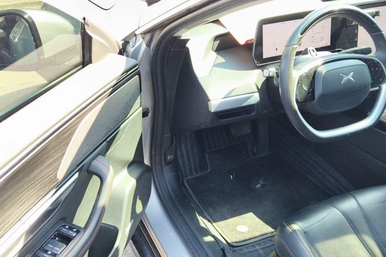 Used XPeng P7 2023 480G Driver Seat