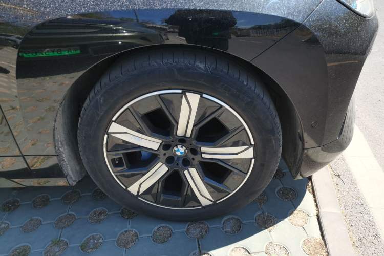 Used BMW iX 2022 xDrive40 Right Front Wheel Hub