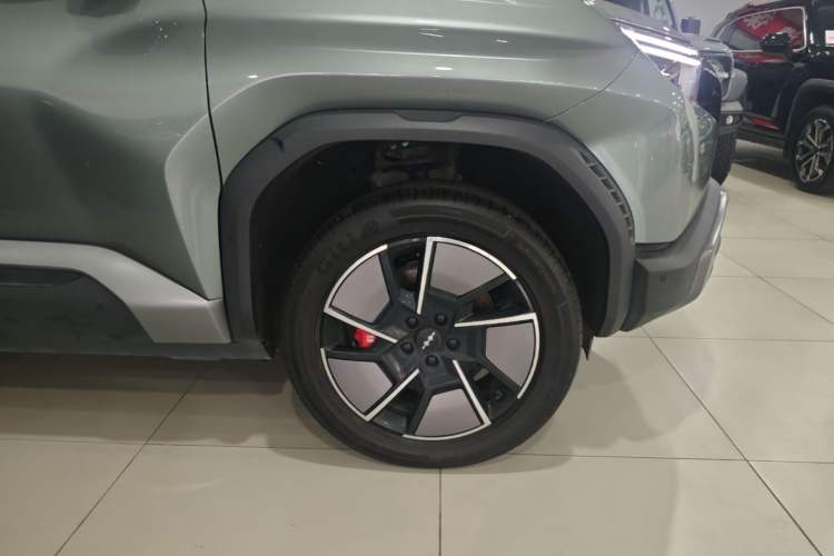 Used Formula Leopard Titanium 3 2025 501KM All-Wheel Drive Intelligent Driving Ultra Version
