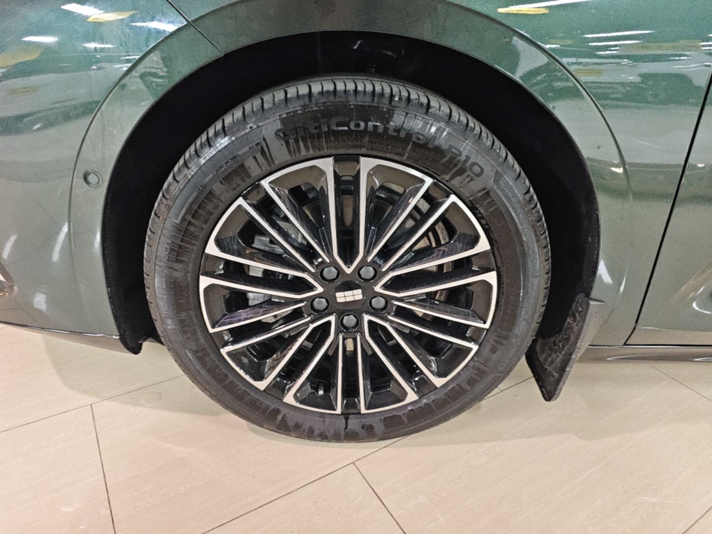 Geely Galaxy 8 2025 130km EM-i Deluxe Edition — снимка 10