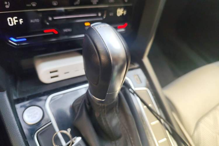 Used Volkswagen Magotan 2023 2 Million Units Commemorative Edition 330TSI DSG Luxury Version
