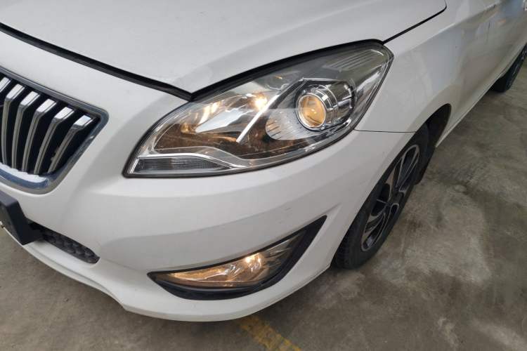 Used Haima Fumei 2015 1.6L Manual Prestige Model Left Front Headlight