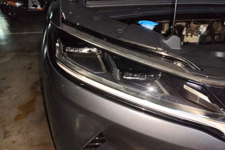 Used BYD Yuan UP 2025 Intelligent Driving Version 401 KM Dynamic Edition Right Front Headlight