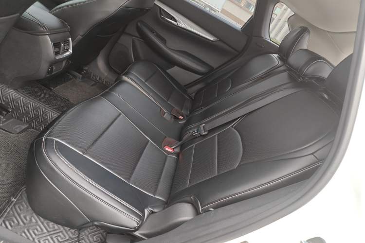 Used Infiniti QX50 2020 2.0T Two-Wheel Drive Fashion Edition Left Rear Seat