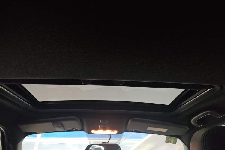 Used Infiniti ESQ 2014 1.6L Spontaneous Edition
