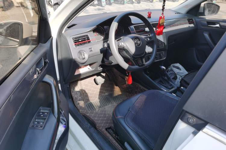 Used Volkswagen Santana 2017 Haval H9 1.6L Automatic Comfort Edition