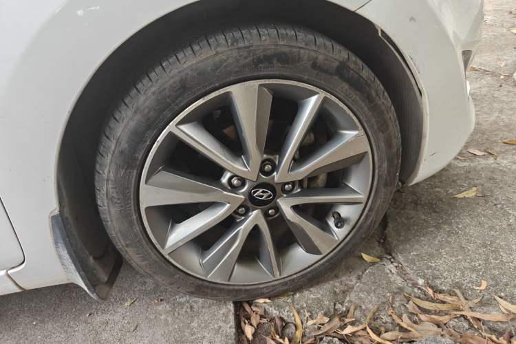 Used Hyundai Elantra (5th Generation / Langdong) 2015 1.6L Automatic Leading Model