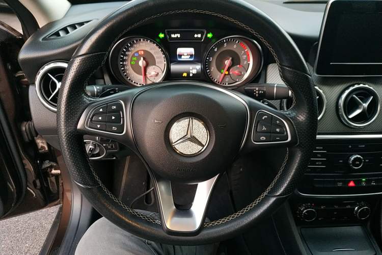 Used Mercedes-Benz GLA 2016 GLA 200 Fashion Model