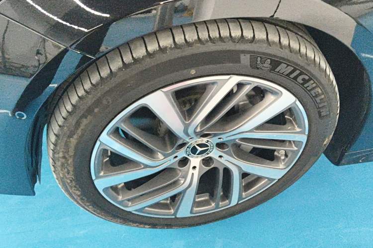 Used Mercedes-Benz E-Class 2024 Refresh E 300 L Stylish Edition Left Front Wheel Hub