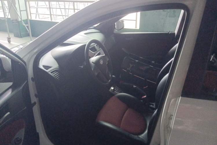 Used Hyundai Verna Ray 2014 1.4L Automatic GLX Driver Seat