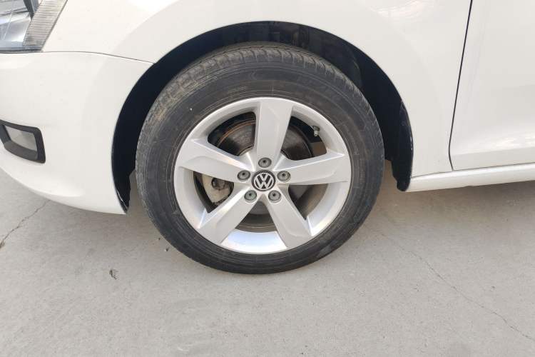 Used Volkswagen Santana 2015 1.6L Manual Comfort Edition
