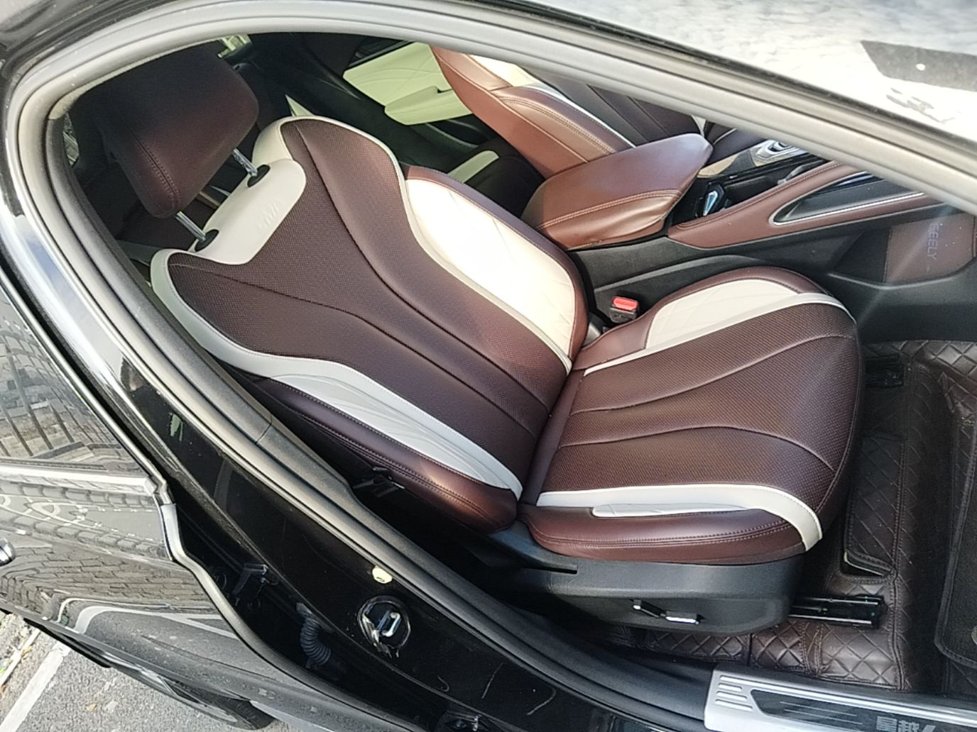 Geely Auto Monjaro L 2021 2.0TD DCT EVO Two-Wheel Drive Prestige Version — снимка 19