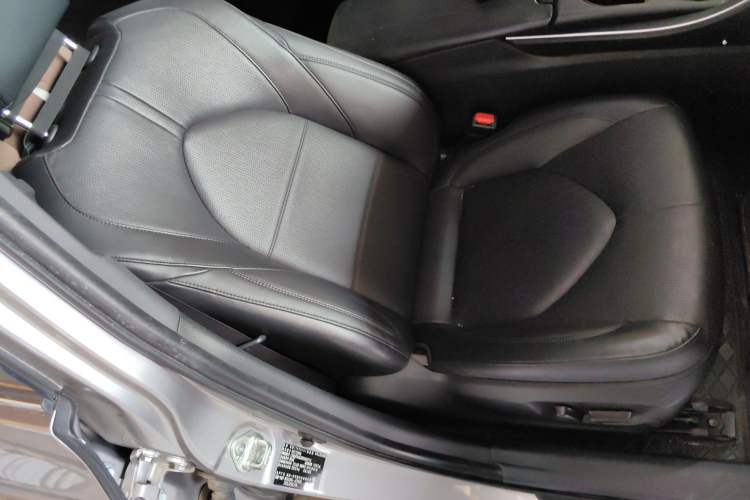 Used Toyota Avalon 2019 2.0L XLE Premium Edition China VI