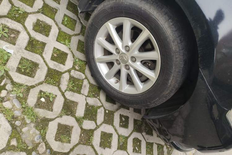 Used Toyota Camry 2010 240G Luxury Edition Right Front Wheel Hub