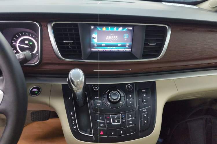 Used Buick GL8 2018 28T Luxury Model China VI Standard
