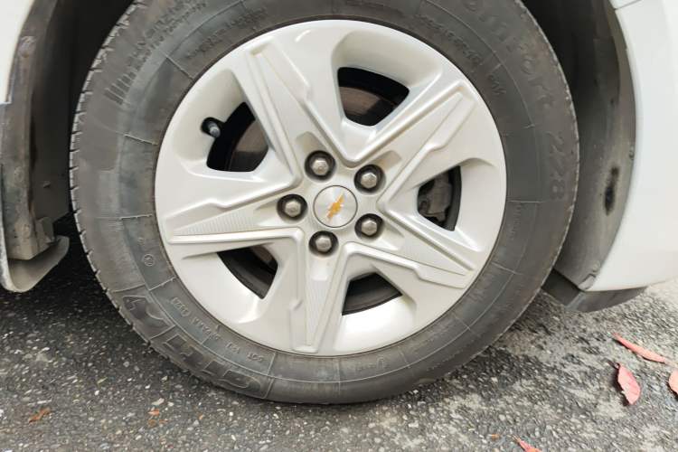 Used Chevrolet Cavalier 2018 320 Manual Enjoyment Edition Right Front Wheel Hub