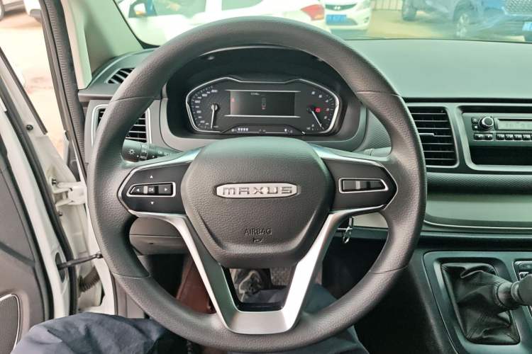 Used SAIC MAXUS G10 2023 2.0T Manual Multi-Function Version Diesel 7/8/9 Seats