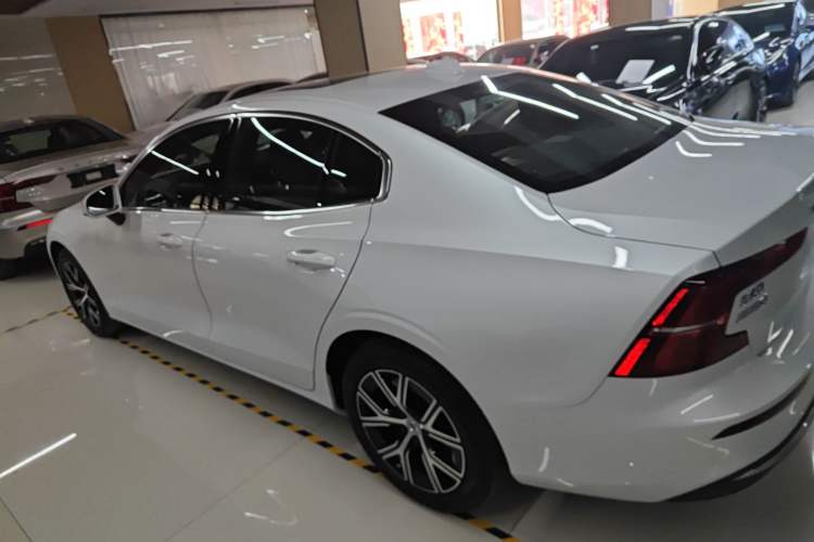 Used Volvo S60 2026 Model B4 Zhiyi Luxury Edition