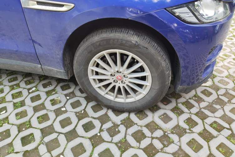 Used Jaguar F-PACE 2019 2.0T Four-Wheel Drive Urban Luxury Edition Right Front Wheel Hub