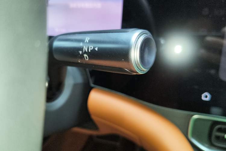 Used Hima AITO M9 2024 Range-Extended Ultra Version 42 kWh 6-Seater Model Gear Lever