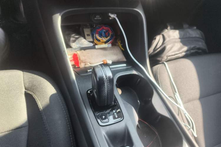 Used Volvo XC40 2021 T4 4x4 SmartDrive Fashion Edition Gear Lever