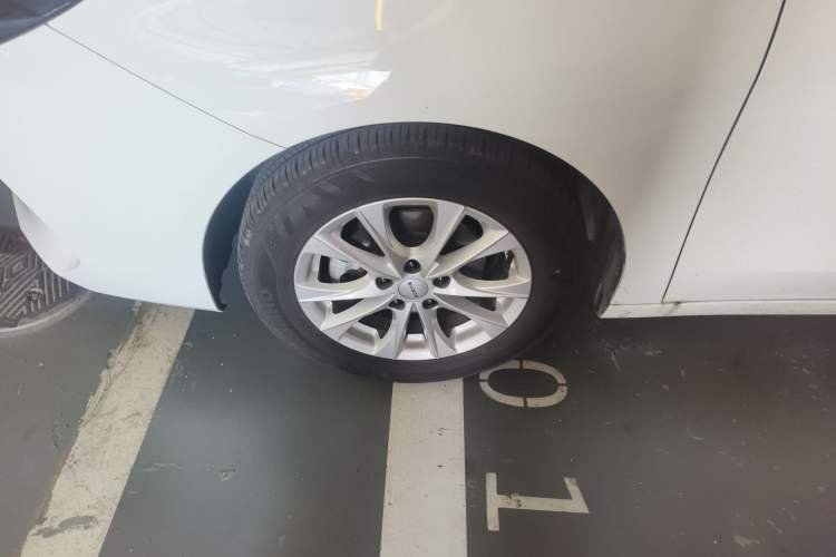 Used Roewe i5 2026 Model 1.5L Manual Comfort Version
