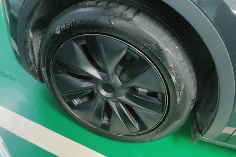 Used Tesla Model Y 2024 Long-Range All-Wheel-Drive Version