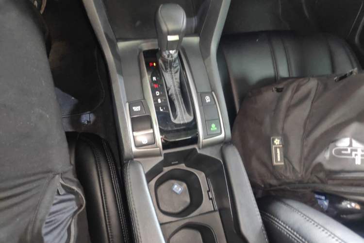 Used Honda Civic 2021 HATCHBACK 220TURBO CVT New Trendsetter Gear Lever